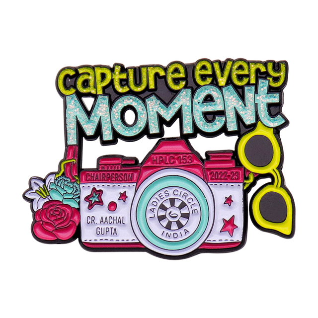 pin de esmalte personalizado en forma